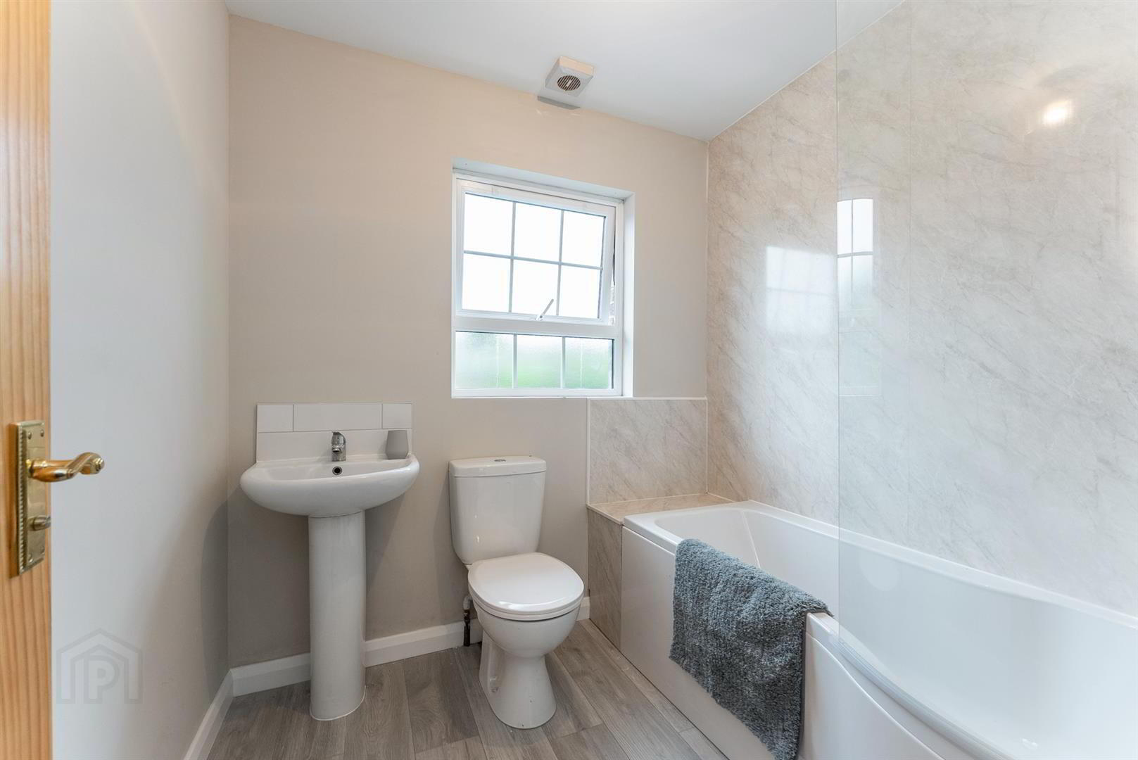 11 Glenview Avenue 17 of 19