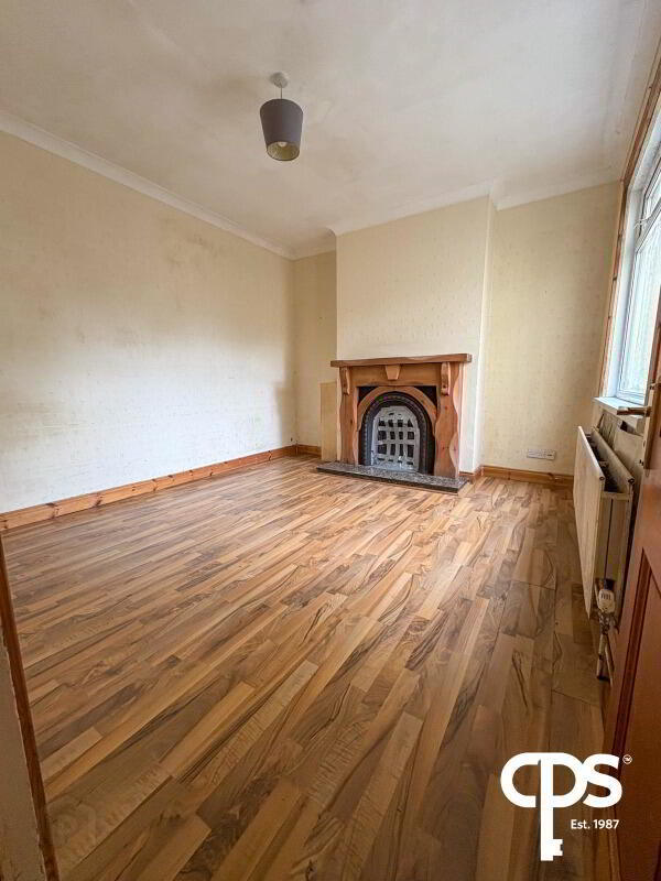 176 Obins Street 3 of 19