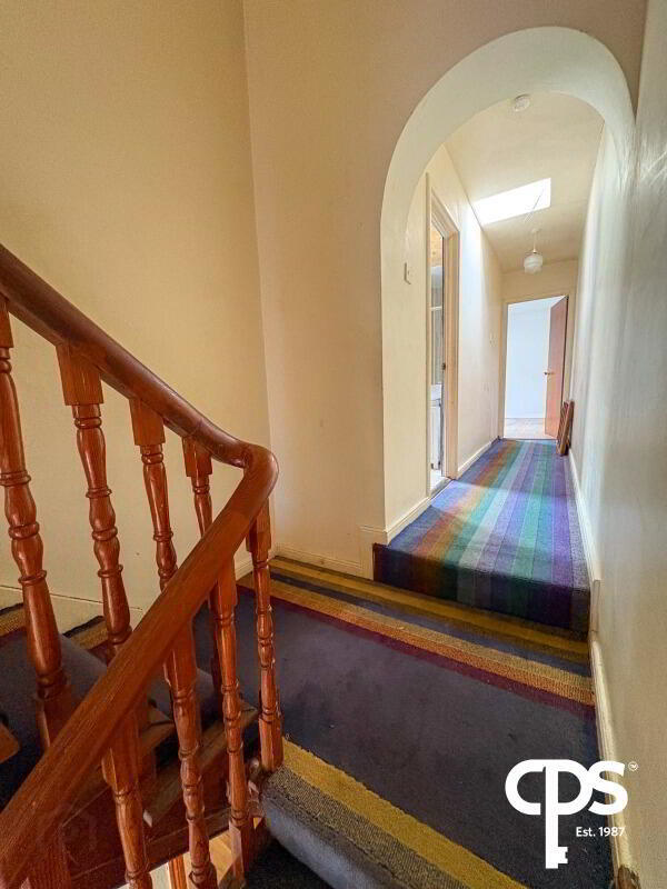 176 Obins Street 7 of 19