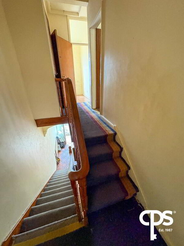 176 Obins Street 11 of 19