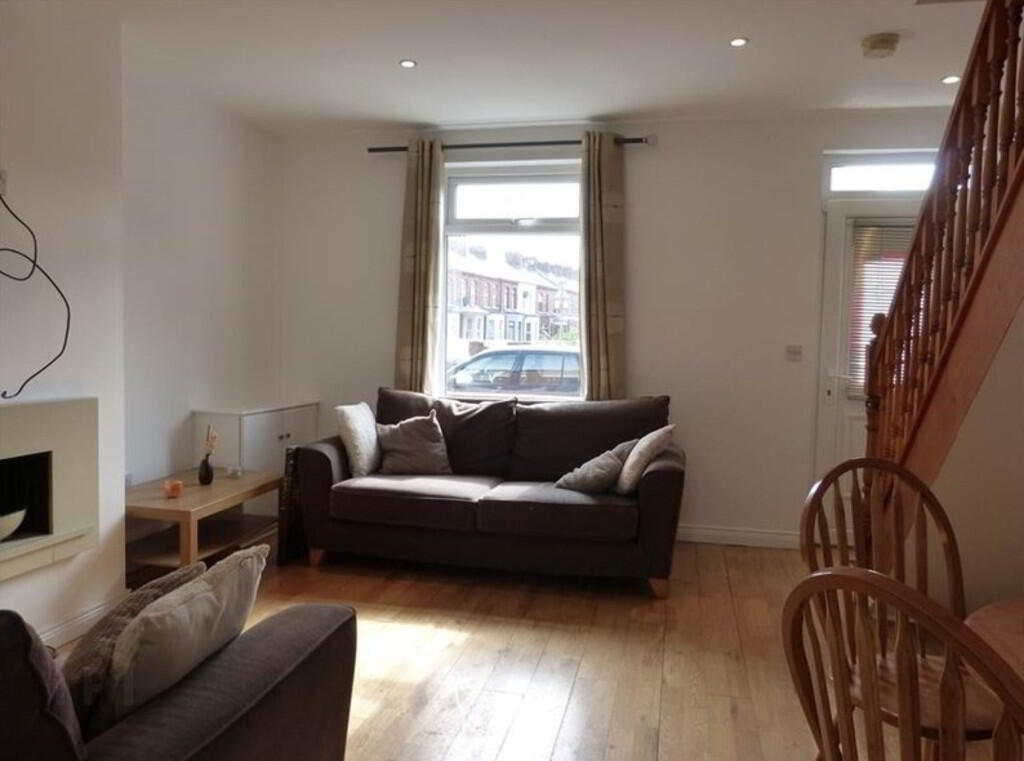 39 Northbrook Street 3 of 6