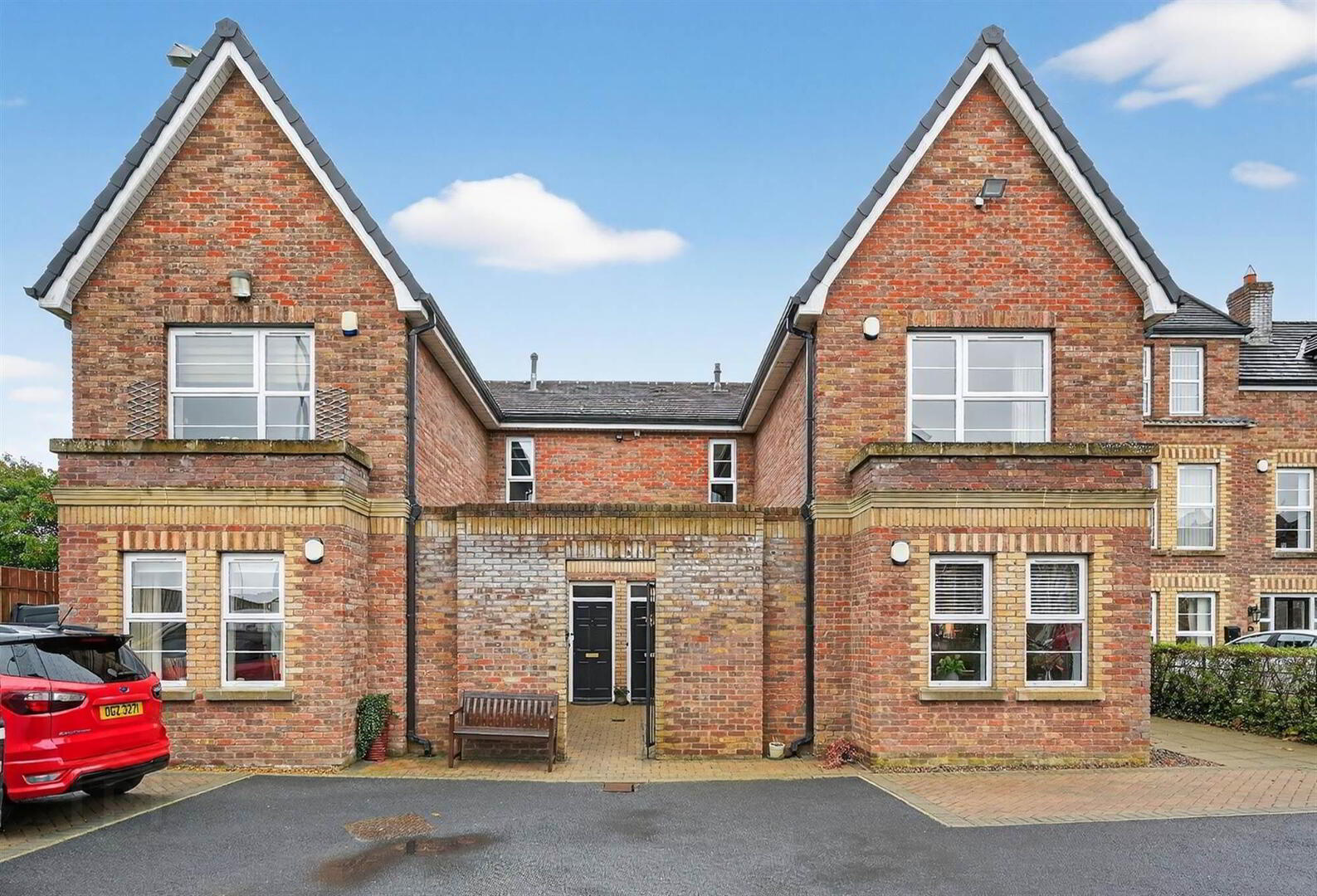 34 Strathearn Lane 1 of 22