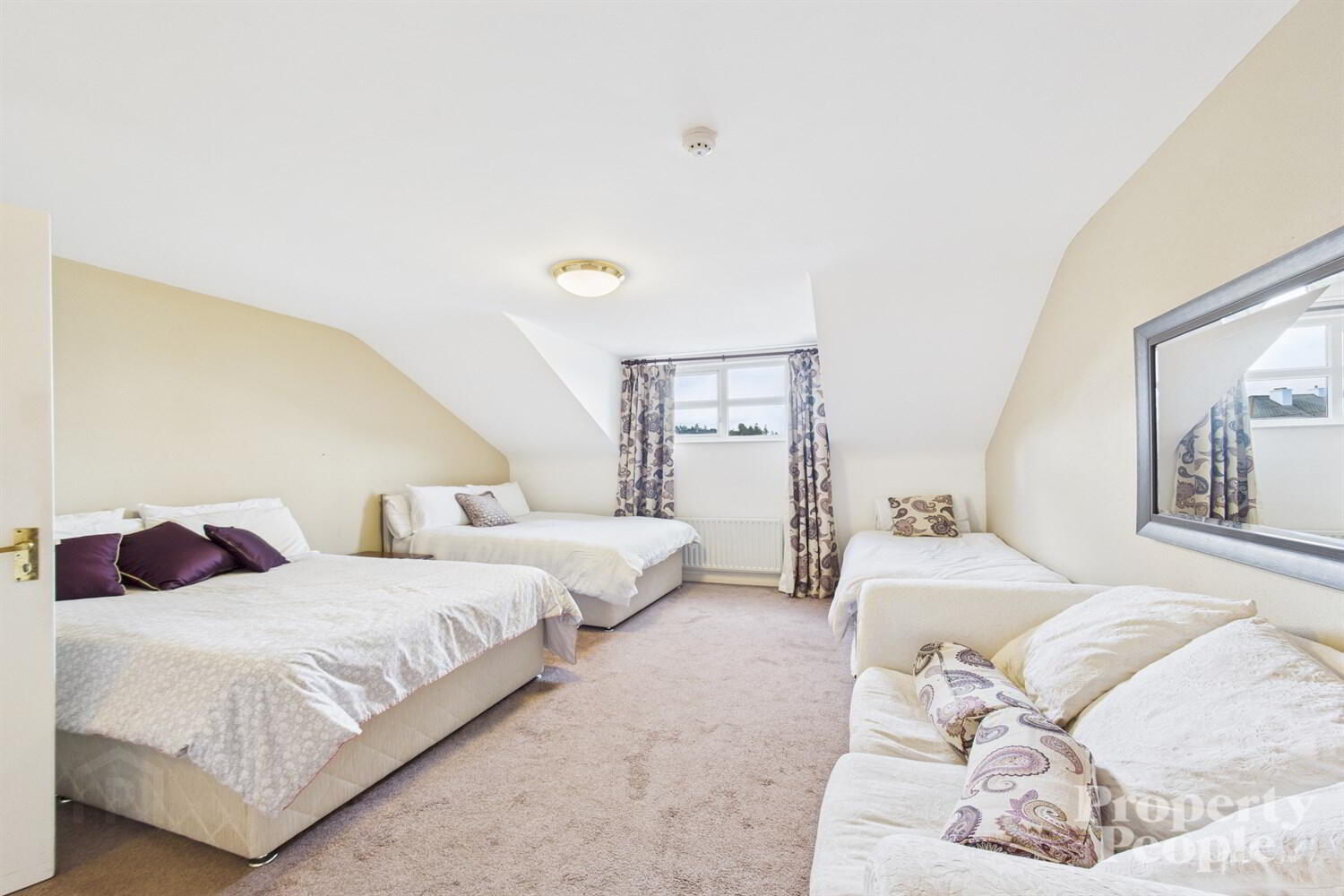 Bunbeg Lodge, Magheraclogher 9 of 36