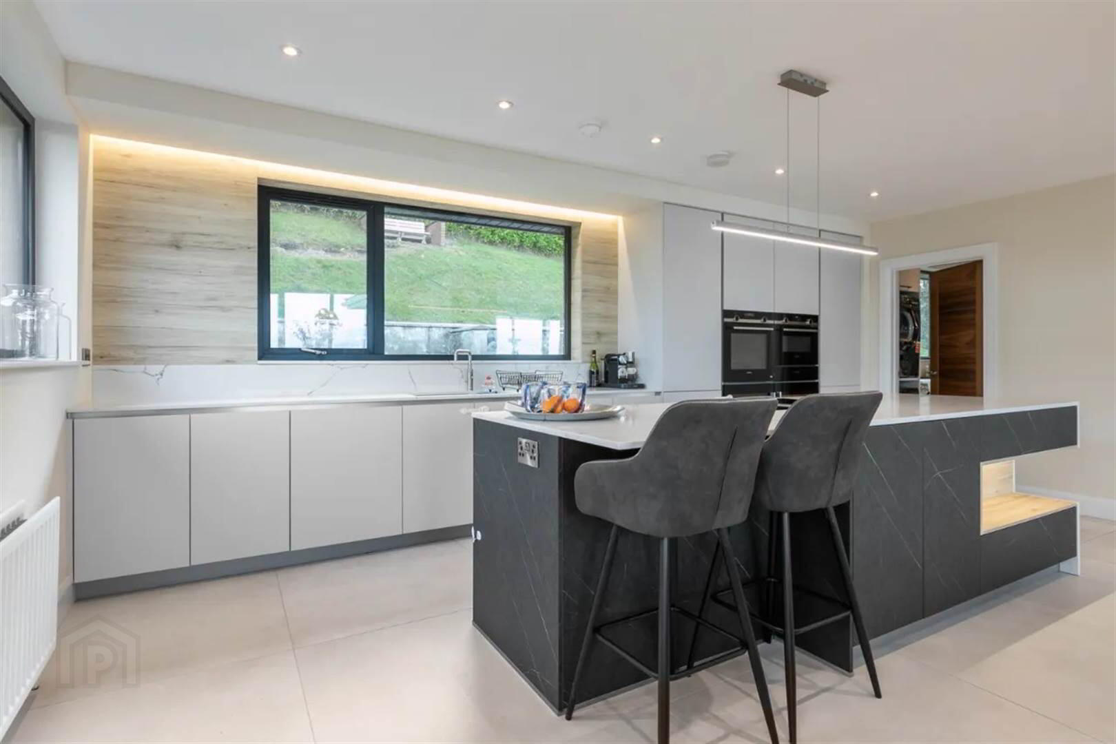 50 Glen Road 12 of 28