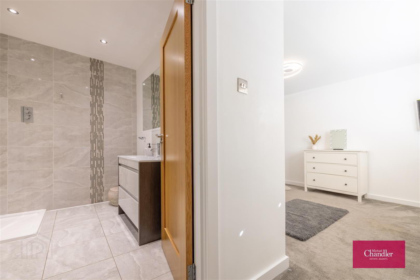 6 Glen Road 20 of 42