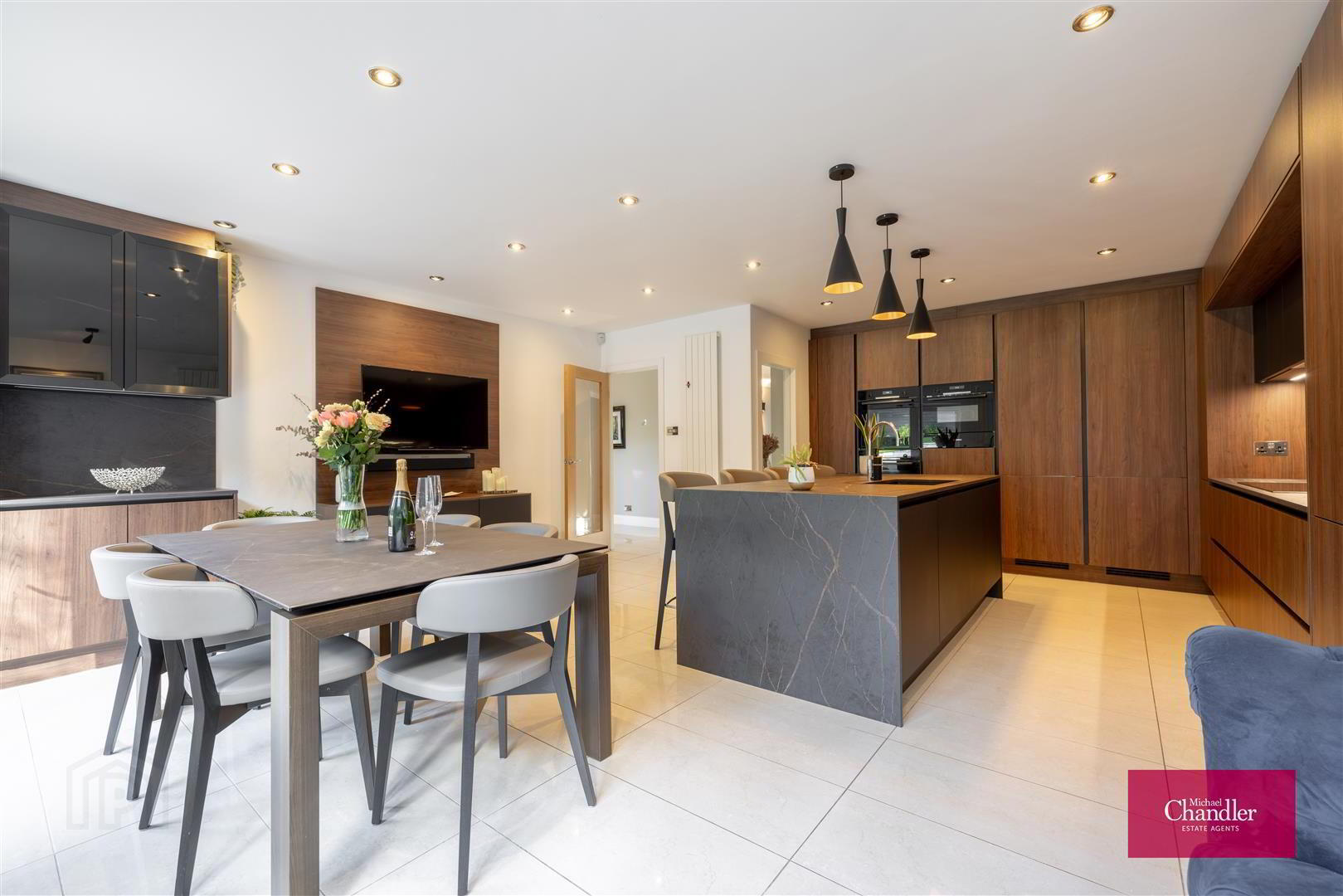 6 Glen Road 9 of 42