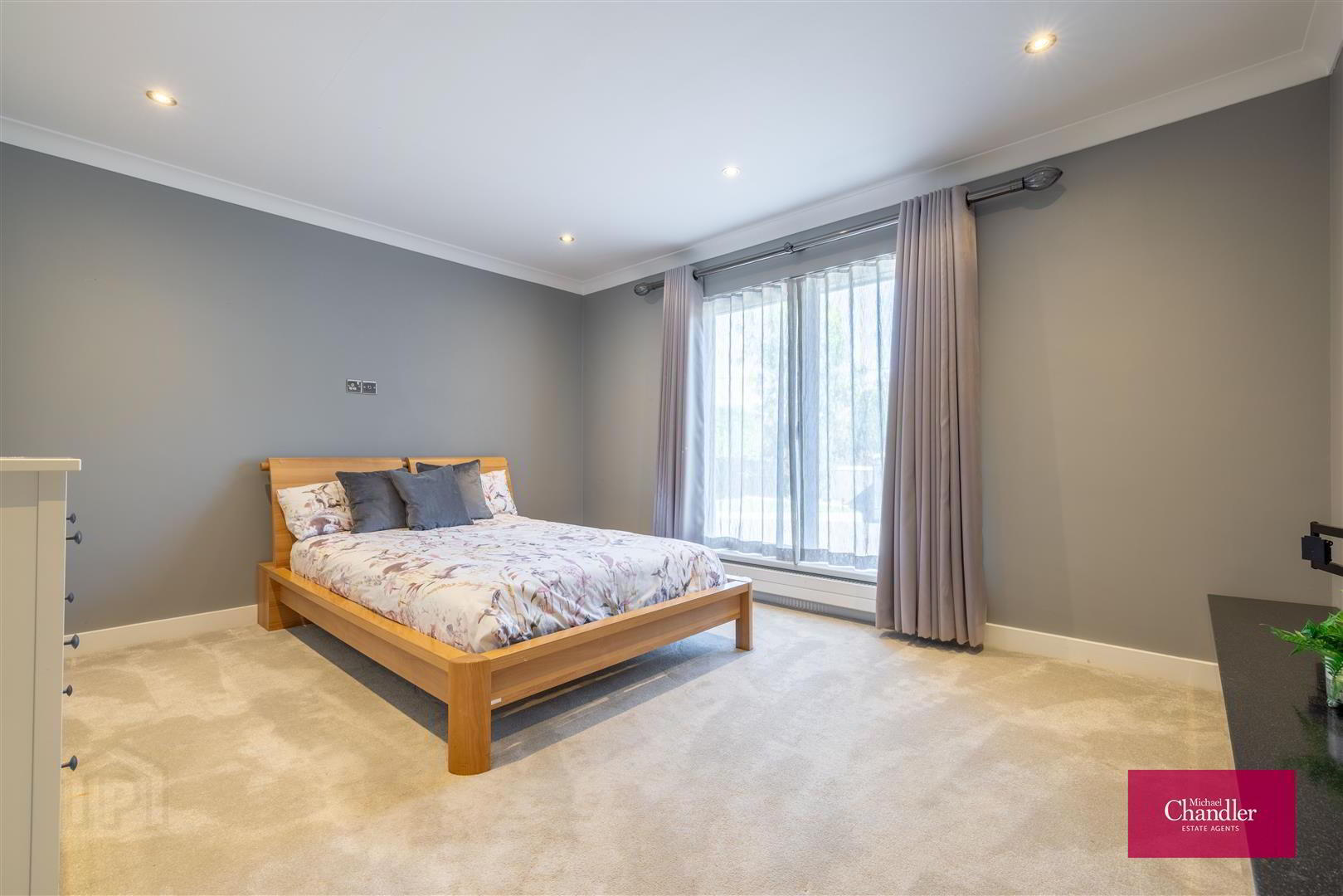 6 Glen Road 22 of 42