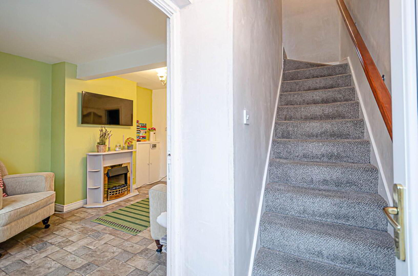 6 Parkgate Gardens 3 of 17