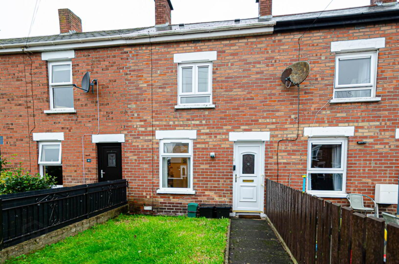 6 Parkgate Gardens 2 of 17