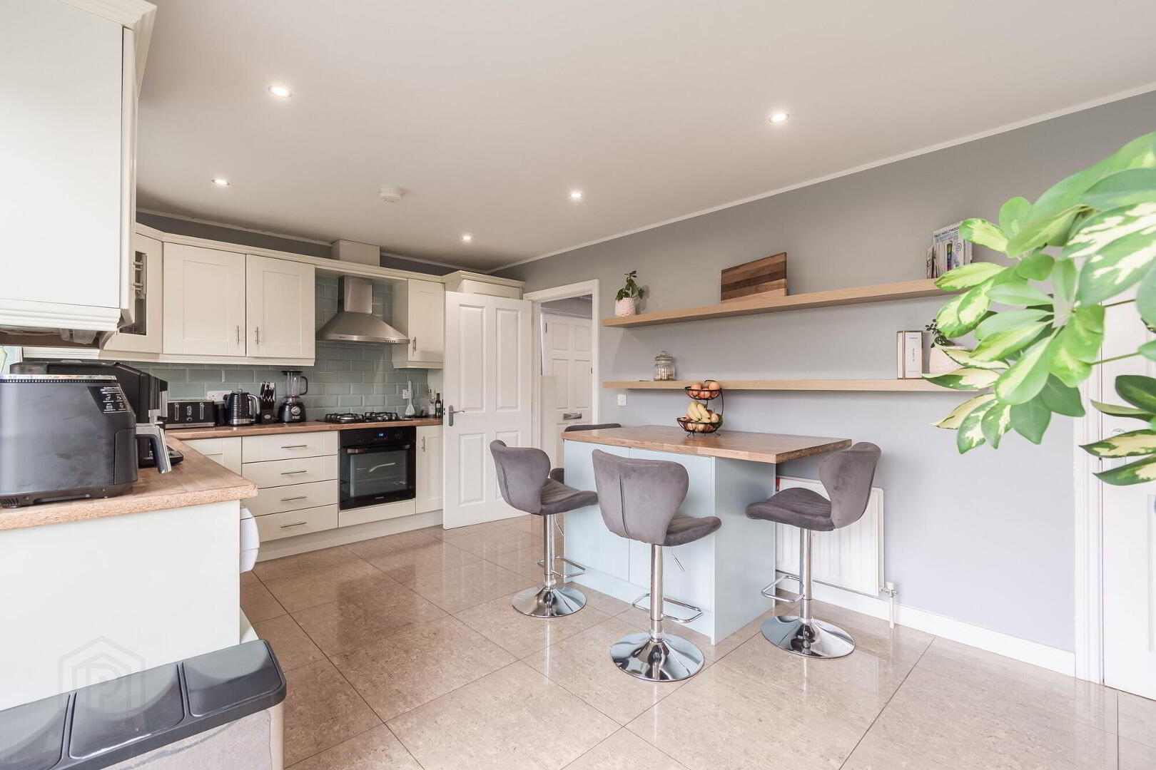 5 Kingsfort Square 8 of 28