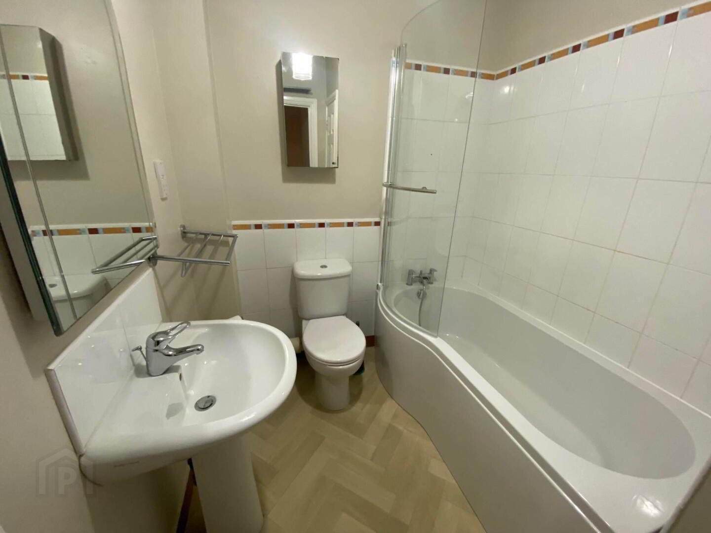 Apt 41 The Courtyard, Castlereagh Road 10 of 13