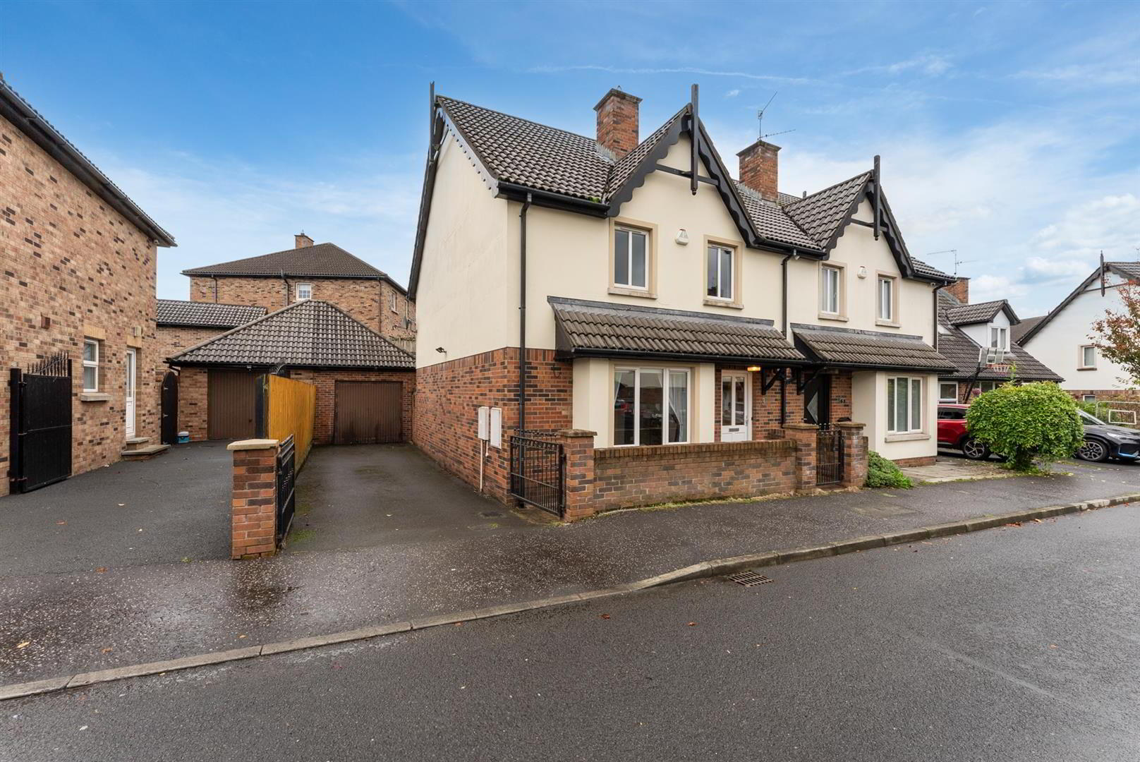 3 Lagmore View Gardens 1 of 32
