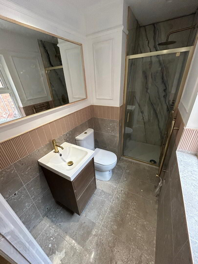 Apt 4, 3 Eglantine Gardens 8 of 9