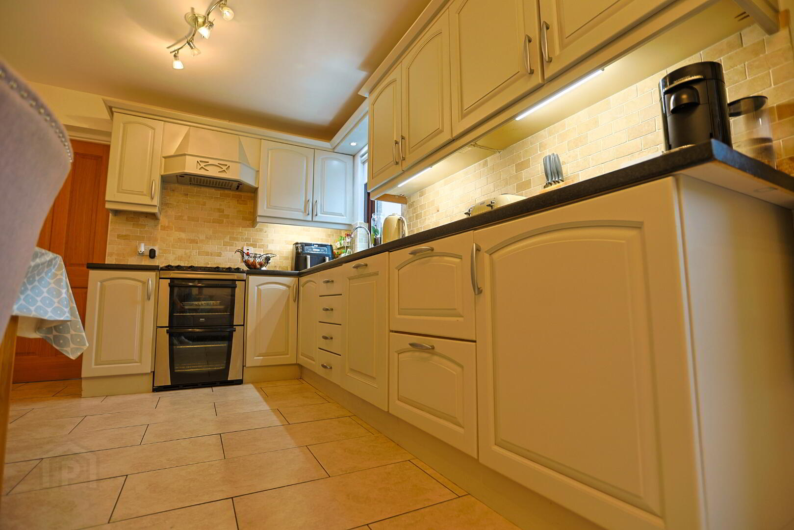 28 Mahon Avenue 19 of 68