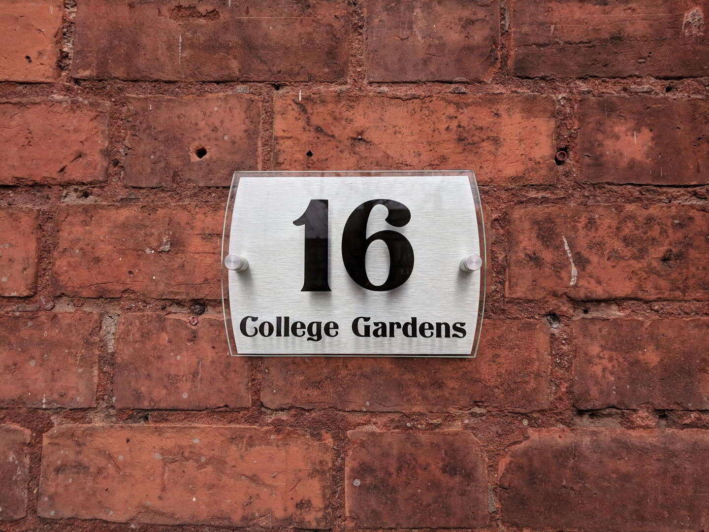 Apt 1, 16 College Gardens 17 of 17