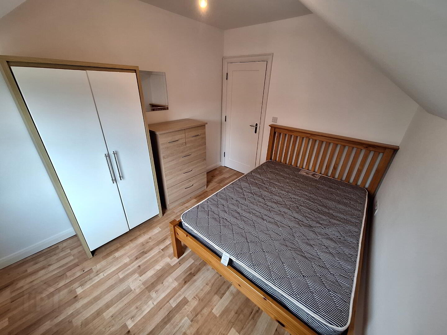 181 Lisburn Road APT 5 6 of 13