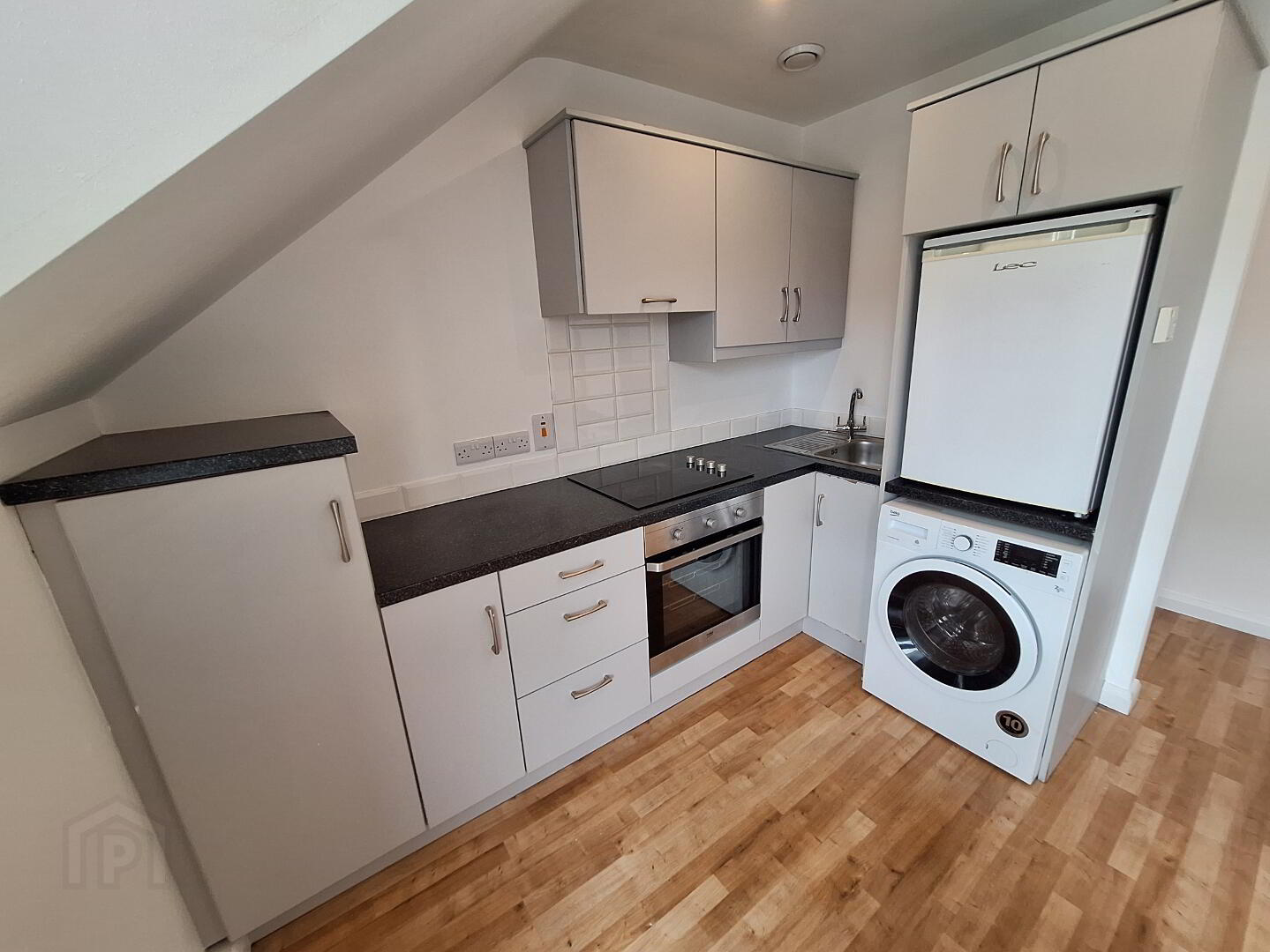 181 Lisburn Road APT 5 3 of 13
