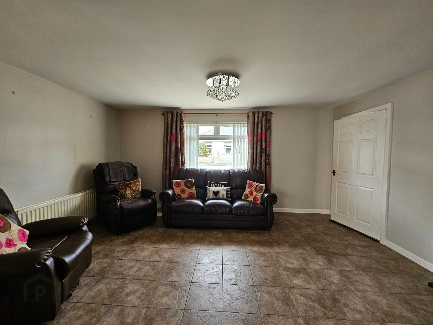 8 Whinland Drive 11 of 34