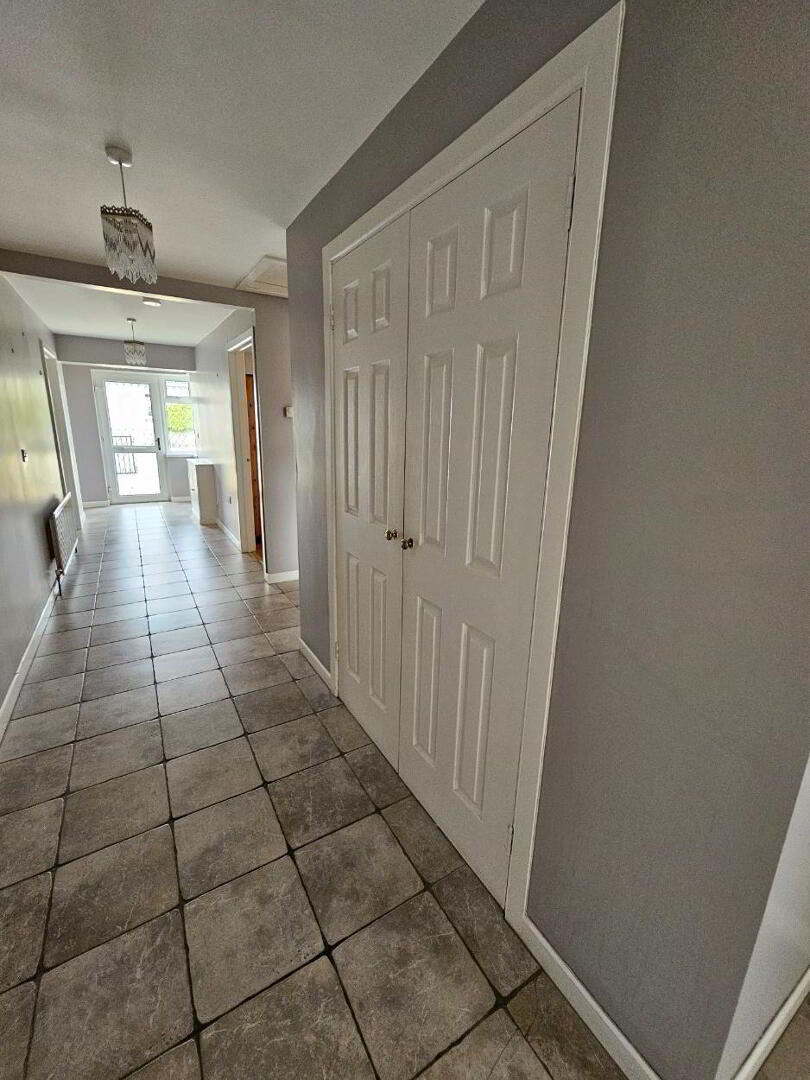 8 Whinland Drive 23 of 34