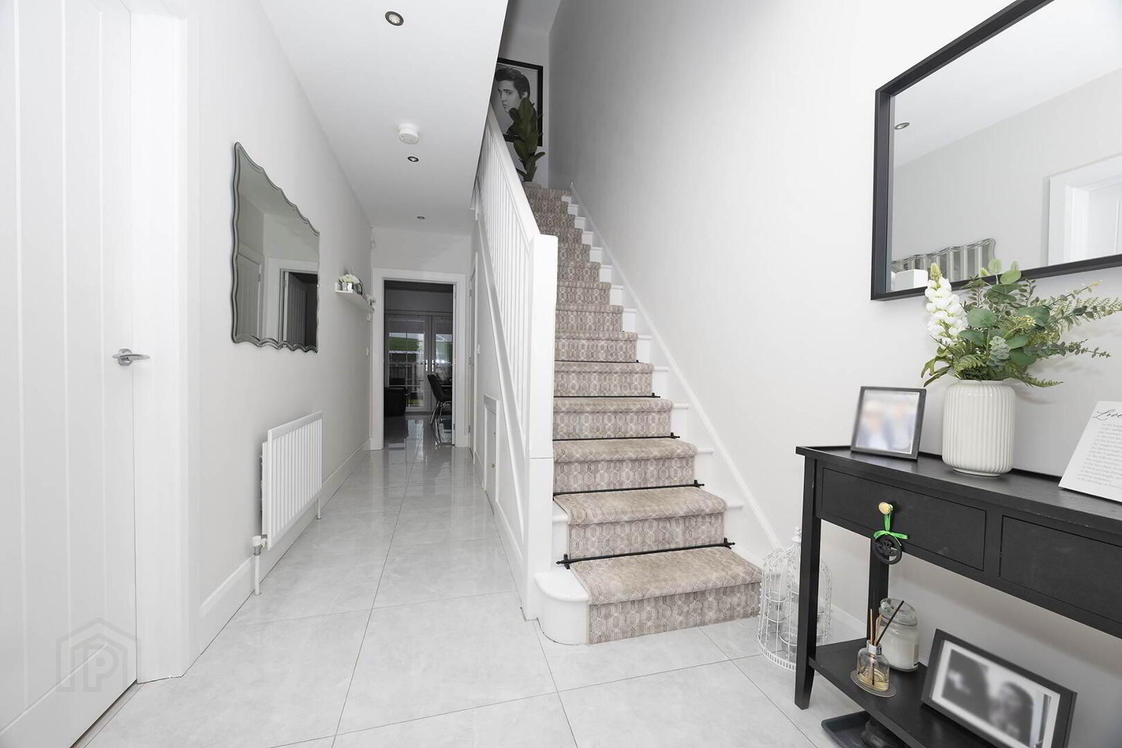 23 Tarry Wood 6 of 30