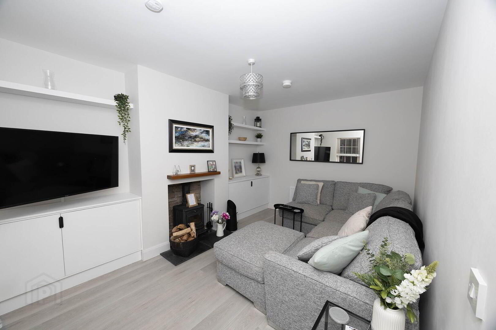 23 Tarry Wood 9 of 30