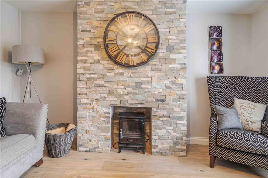 16 Kinallen Court 4 of 27