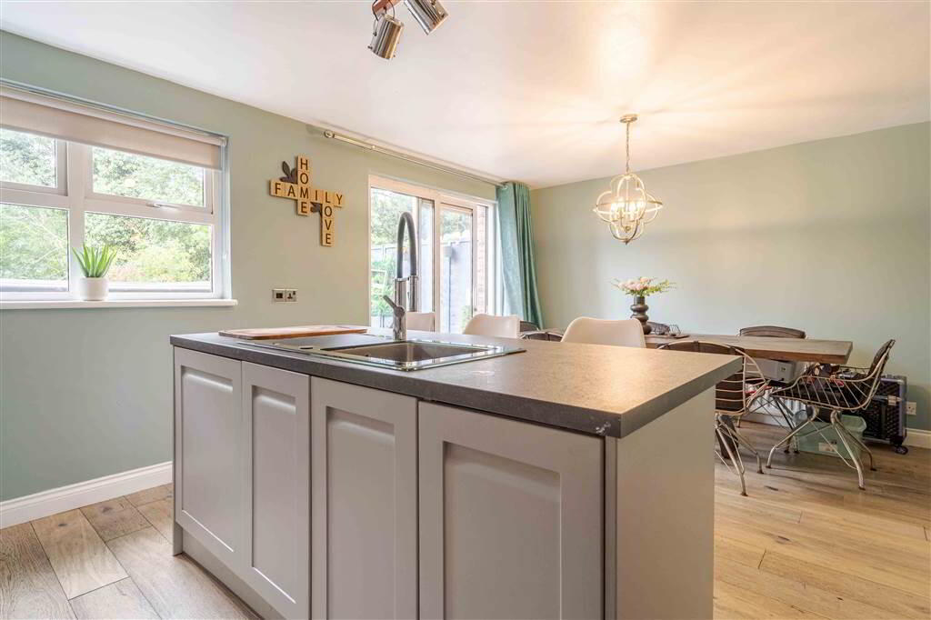 16 Kinallen Court 11 of 27