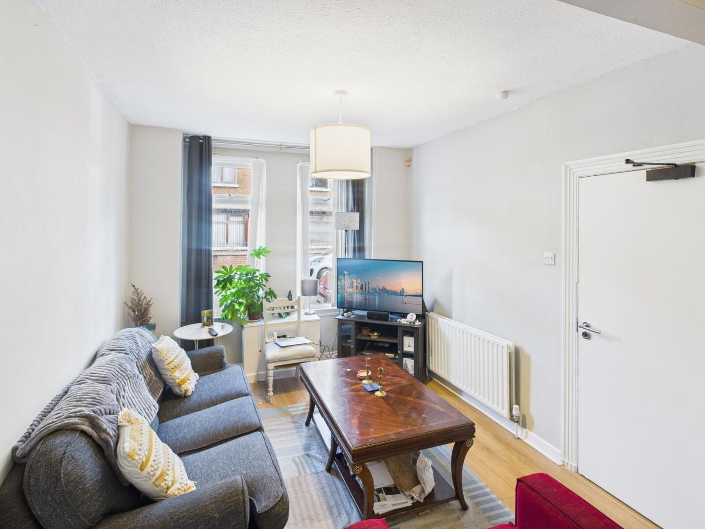 16 Meadowbank Place 3 of 9