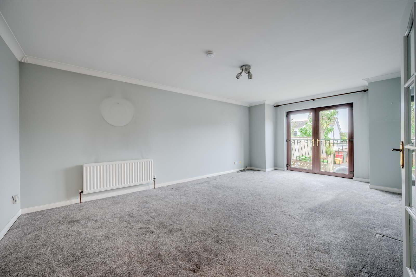 19 Sandringham Court 4 of 14