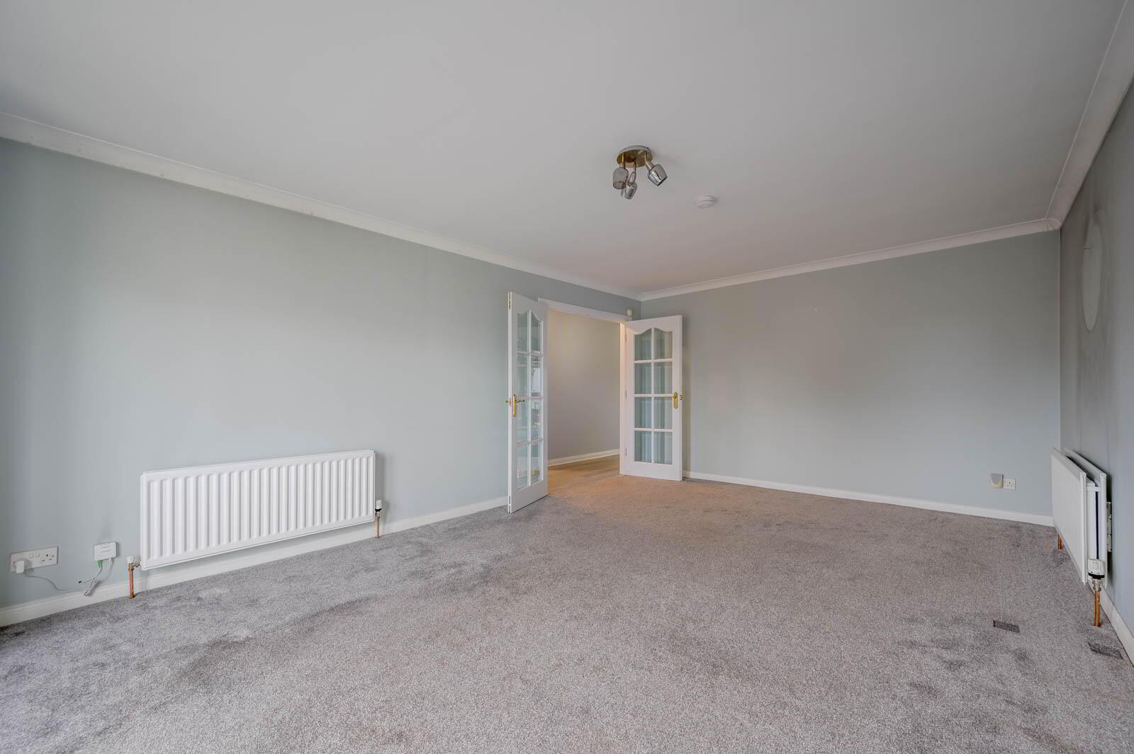 19 Sandringham Court 6 of 14