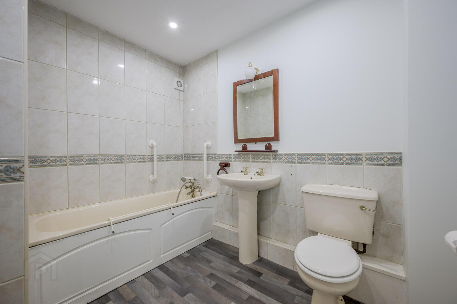 19 Sandringham Court 13 of 14