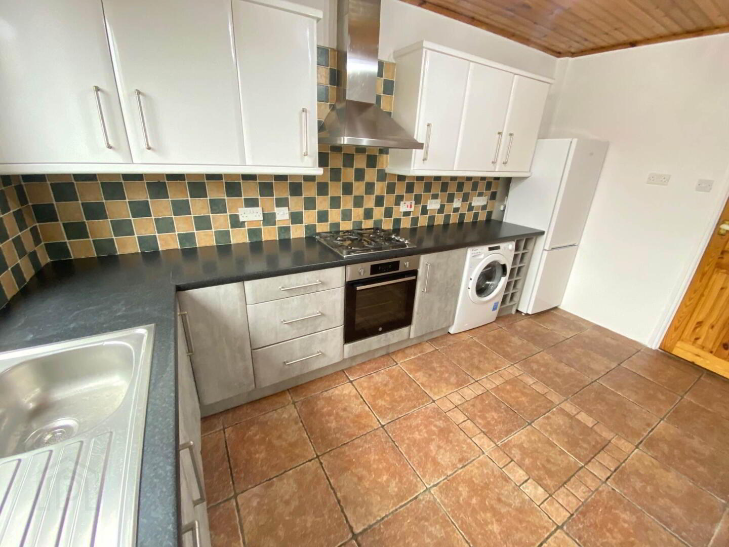 227 Ravenhill Road 10 of 27