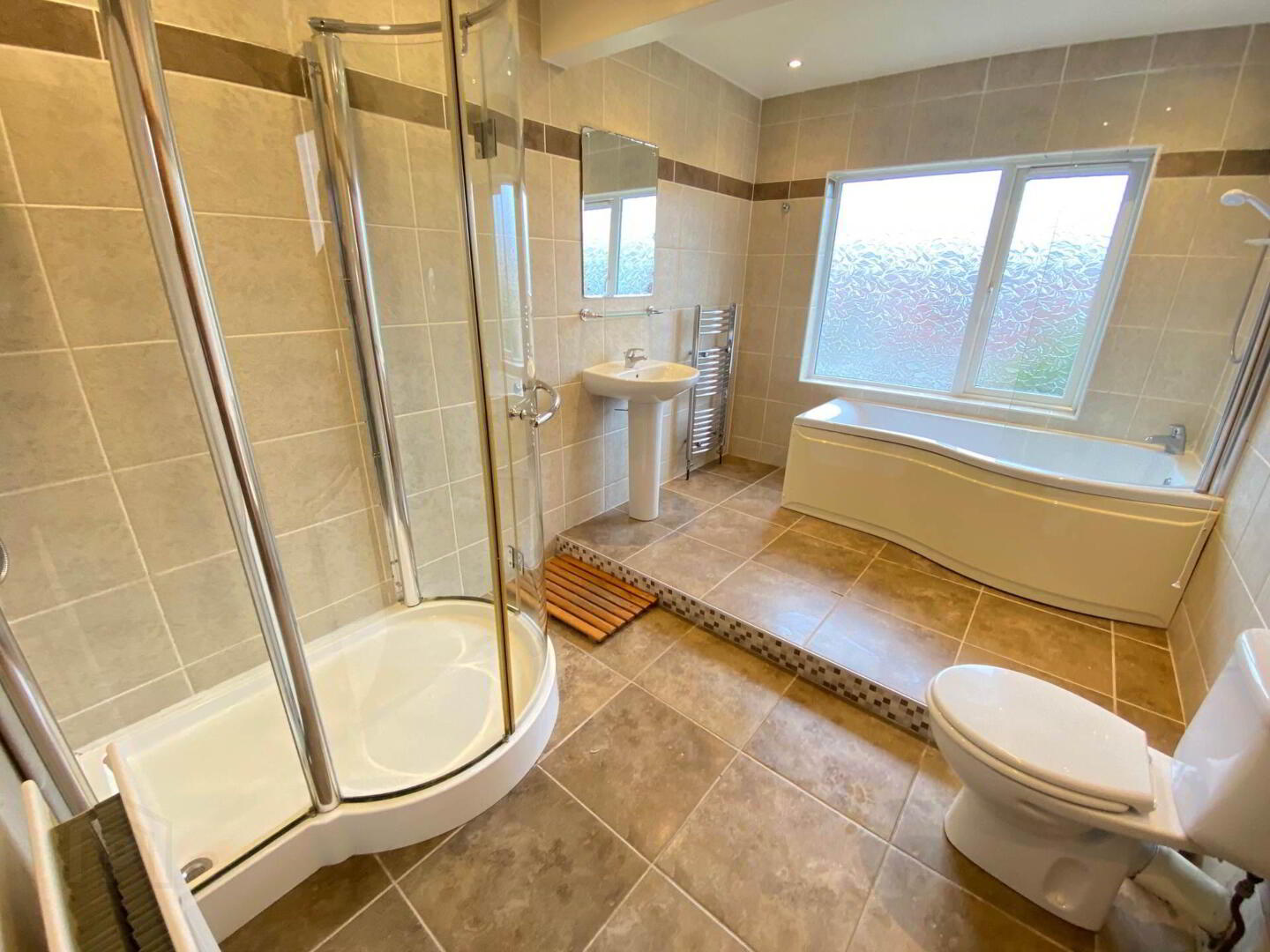 227 Ravenhill Road 11 of 27
