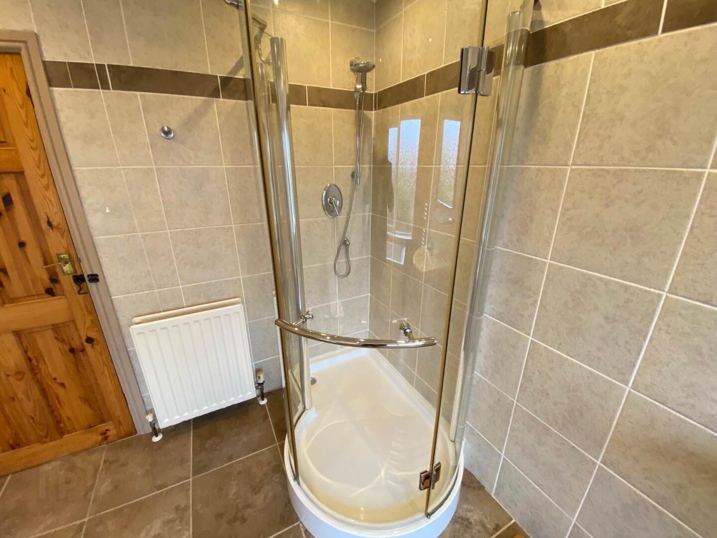 227 Ravenhill Road 13 of 27