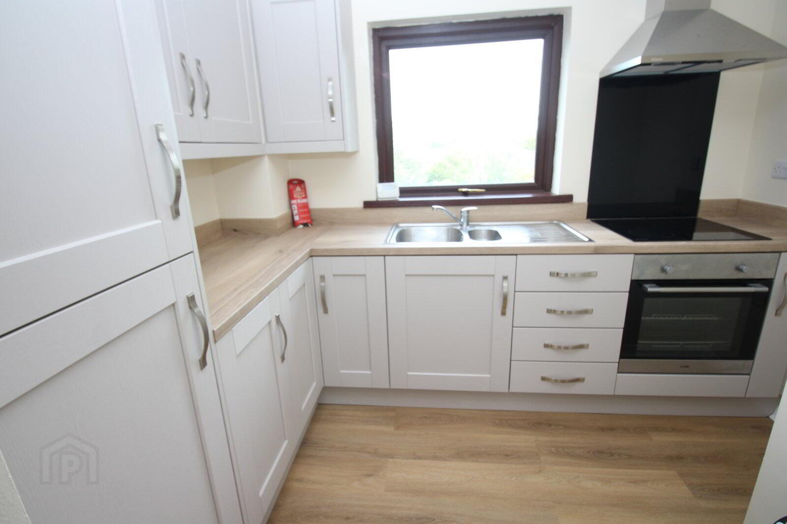 28 Windmill Avenue 4 of 7