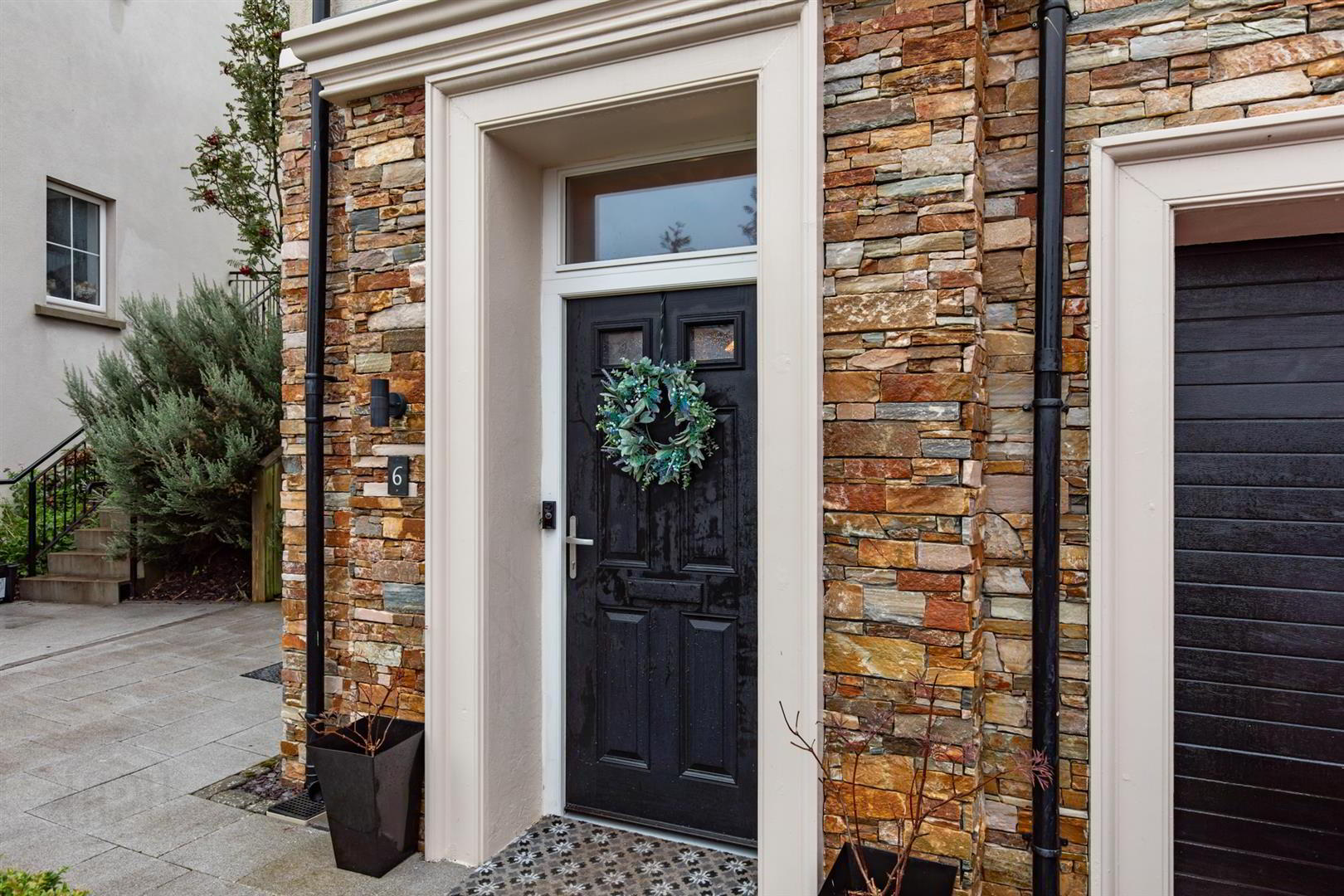 6 Blackwood Crescent 3 of 28