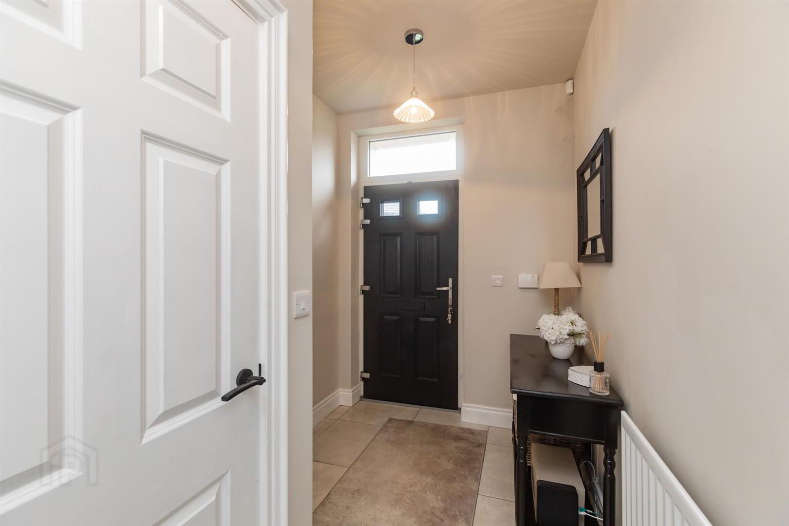 6 Blackwood Crescent 4 of 28