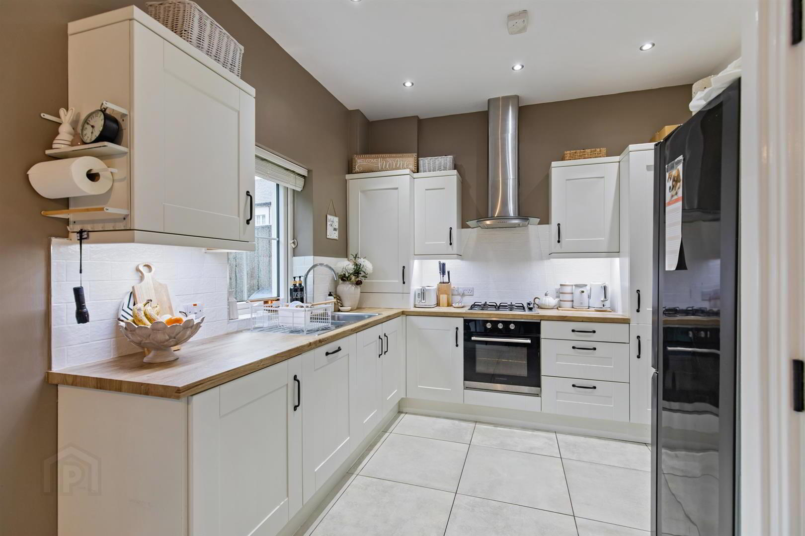 6 Blackwood Crescent 8 of 28