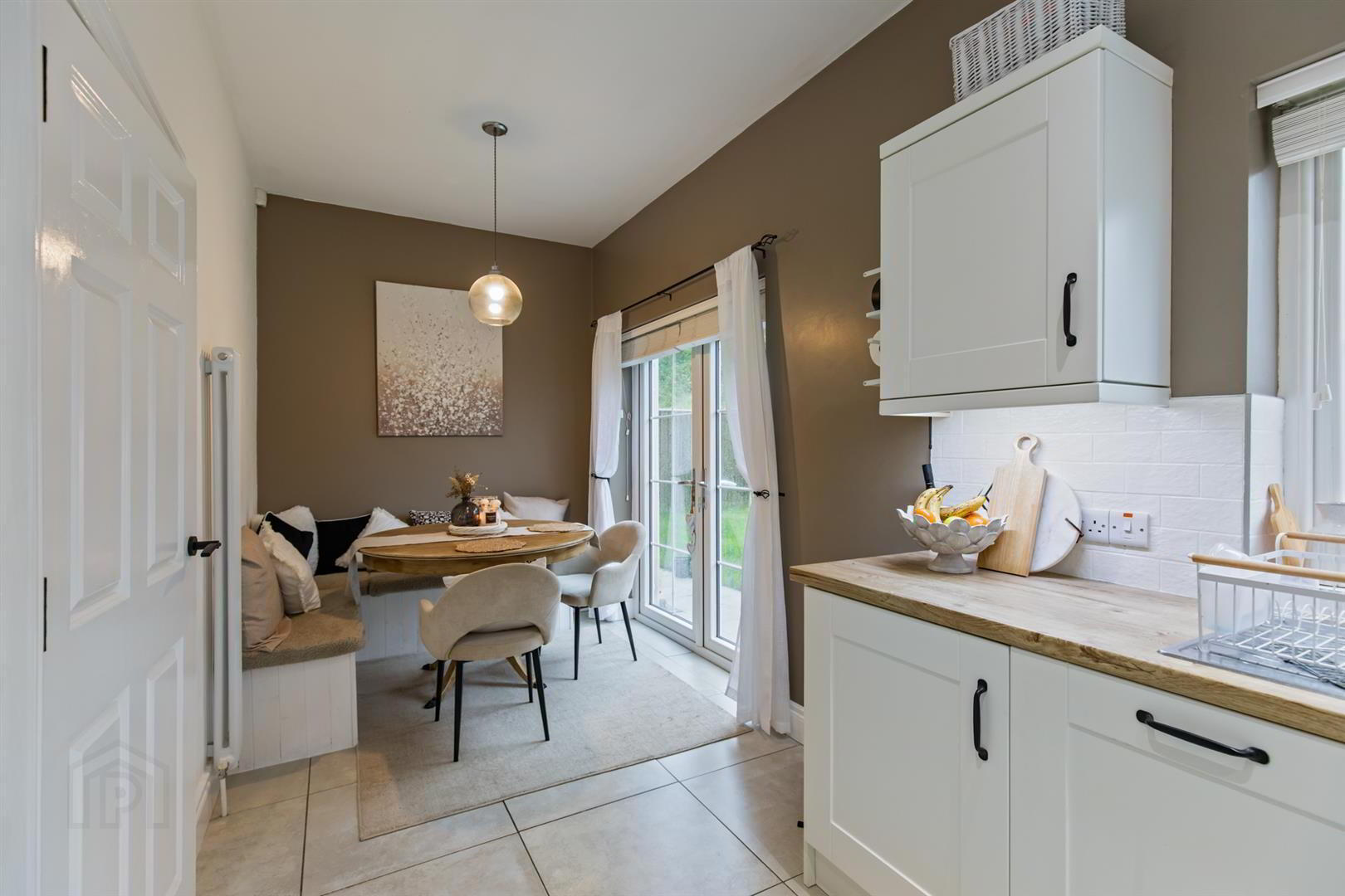 6 Blackwood Crescent 9 of 28