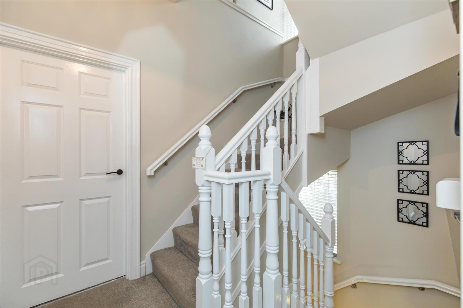 6 Blackwood Crescent 12 of 28