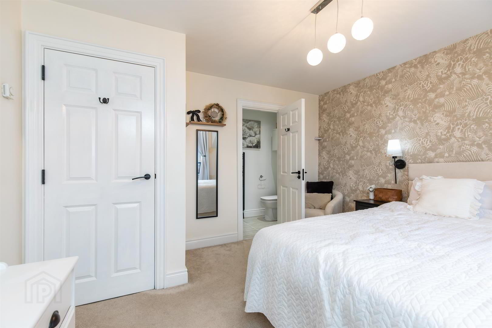 6 Blackwood Crescent 13 of 28