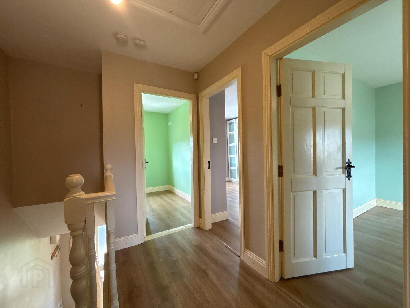 144 Glenoaks Close 12 of 21