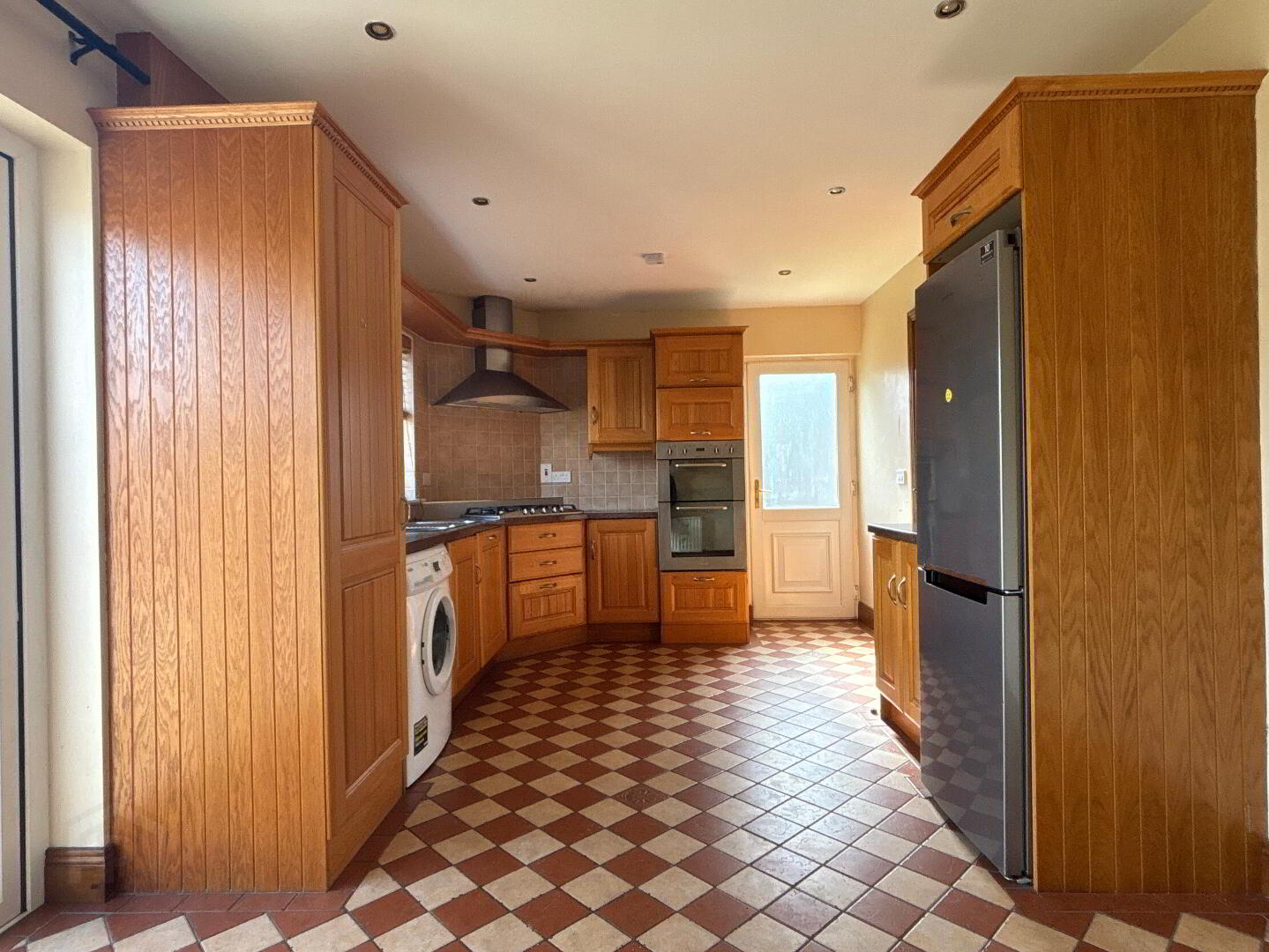 144 Glenoaks Close 9 of 21