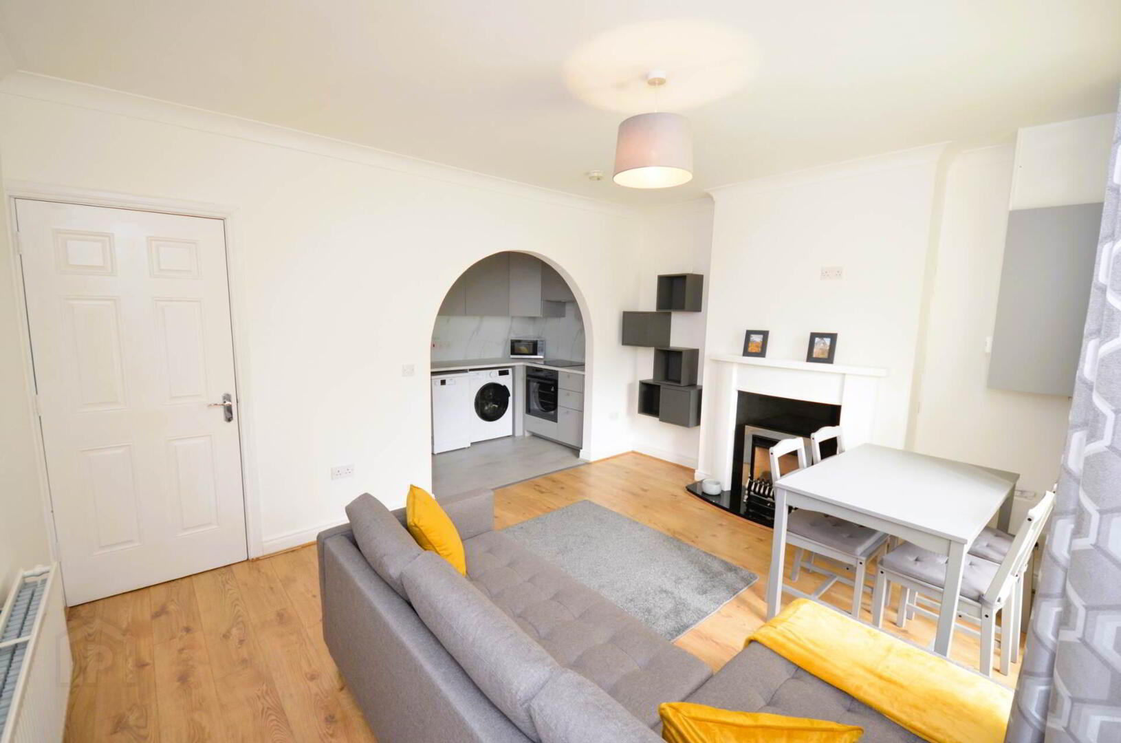 65 Holywell Drive 3 of 12