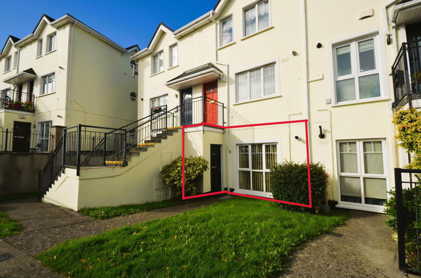 65 Holywell Drive 1 of 12