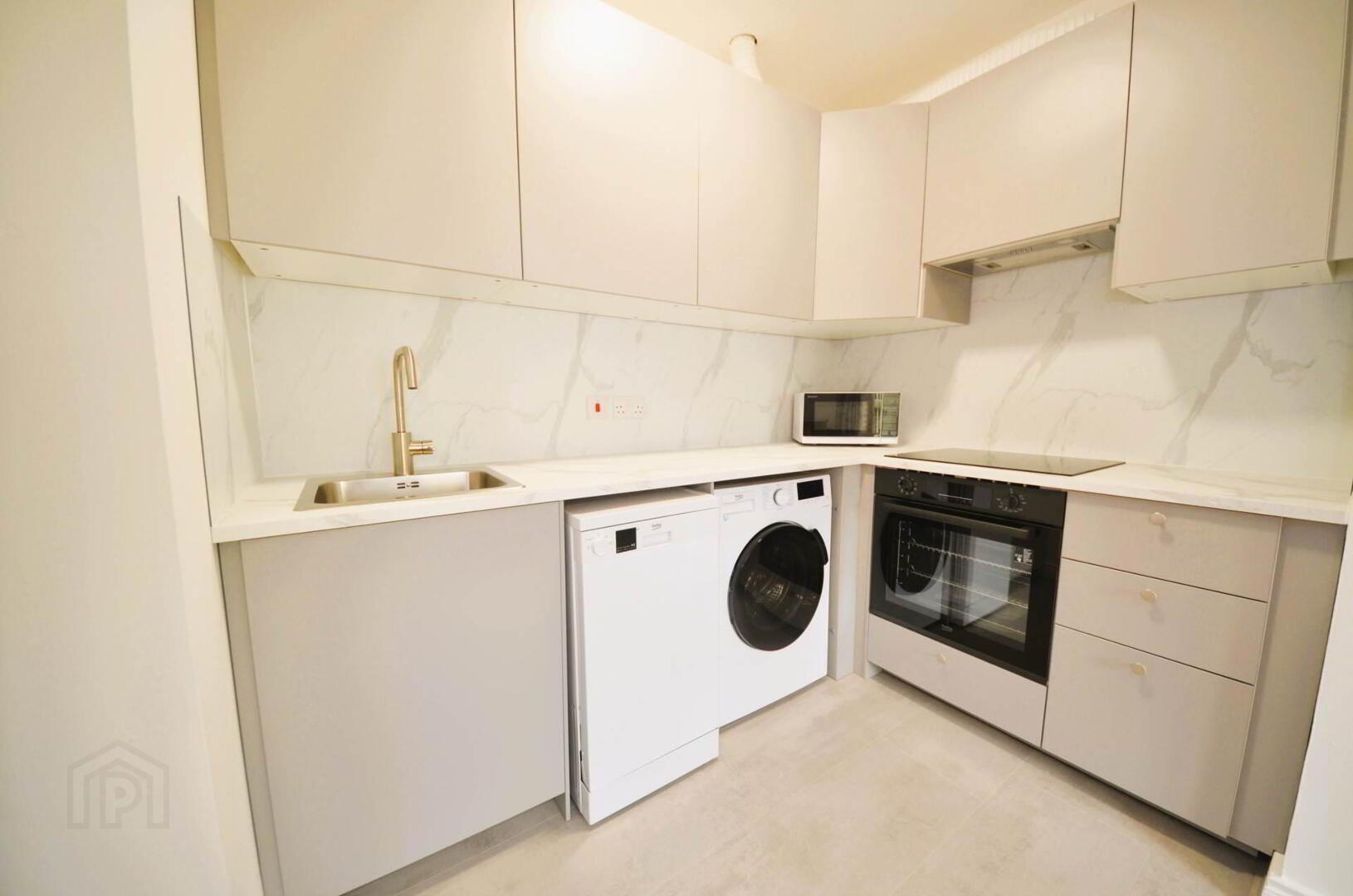65 Holywell Drive 7 of 12
