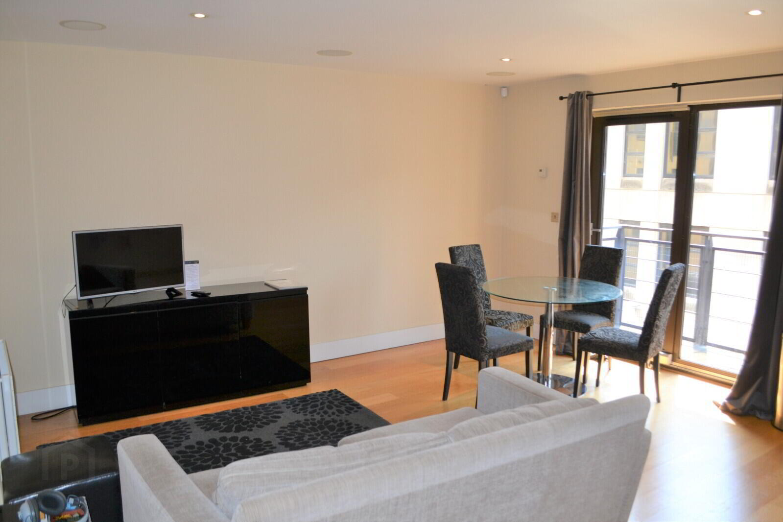 Apartment 15 2 Ulster Street 2 of 7