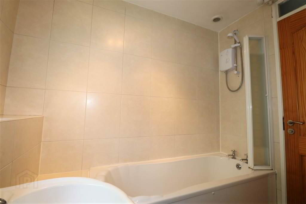 4 Knockburn Court 16 of 27