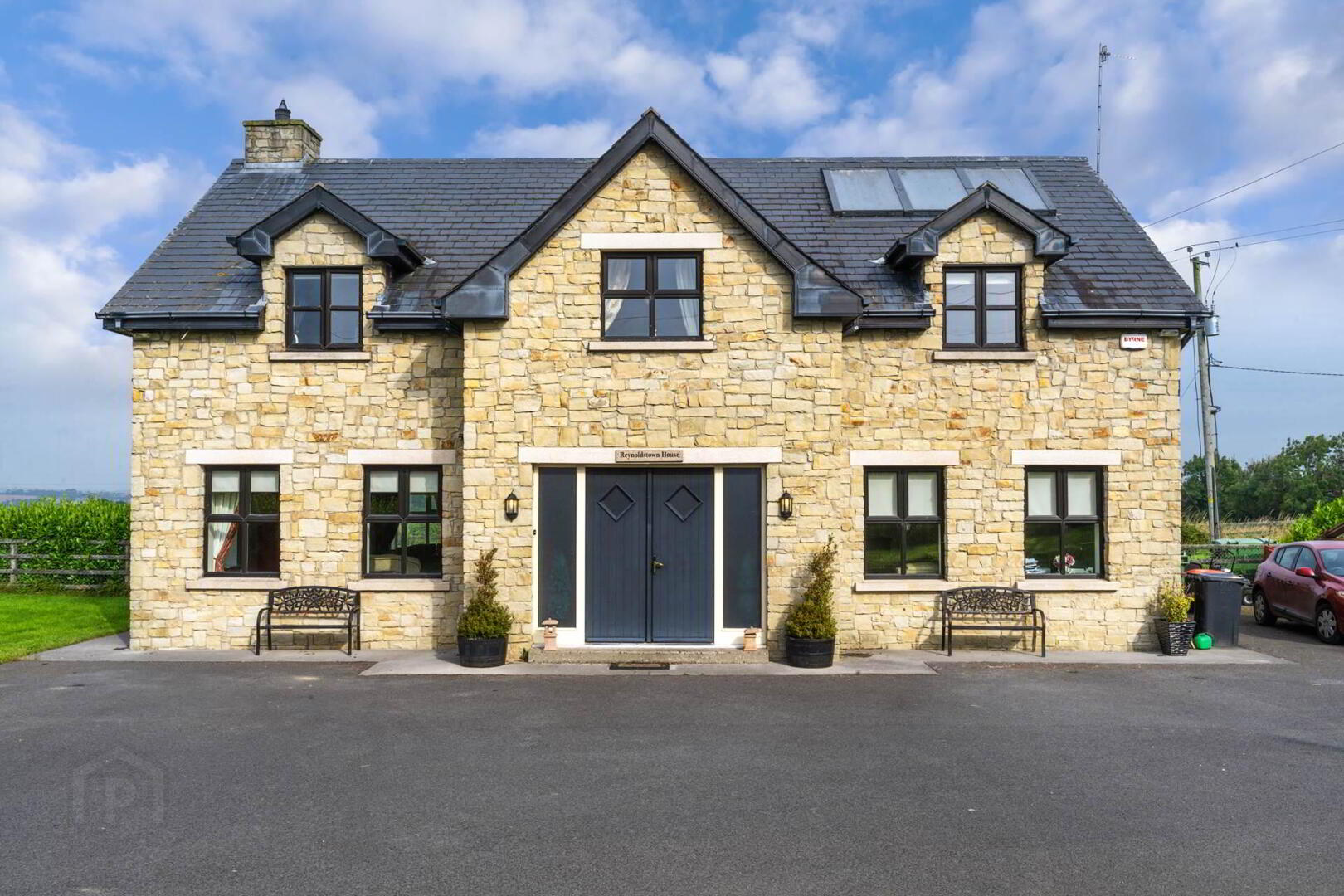 Reynoldstown House, Roadmain 3 of 29