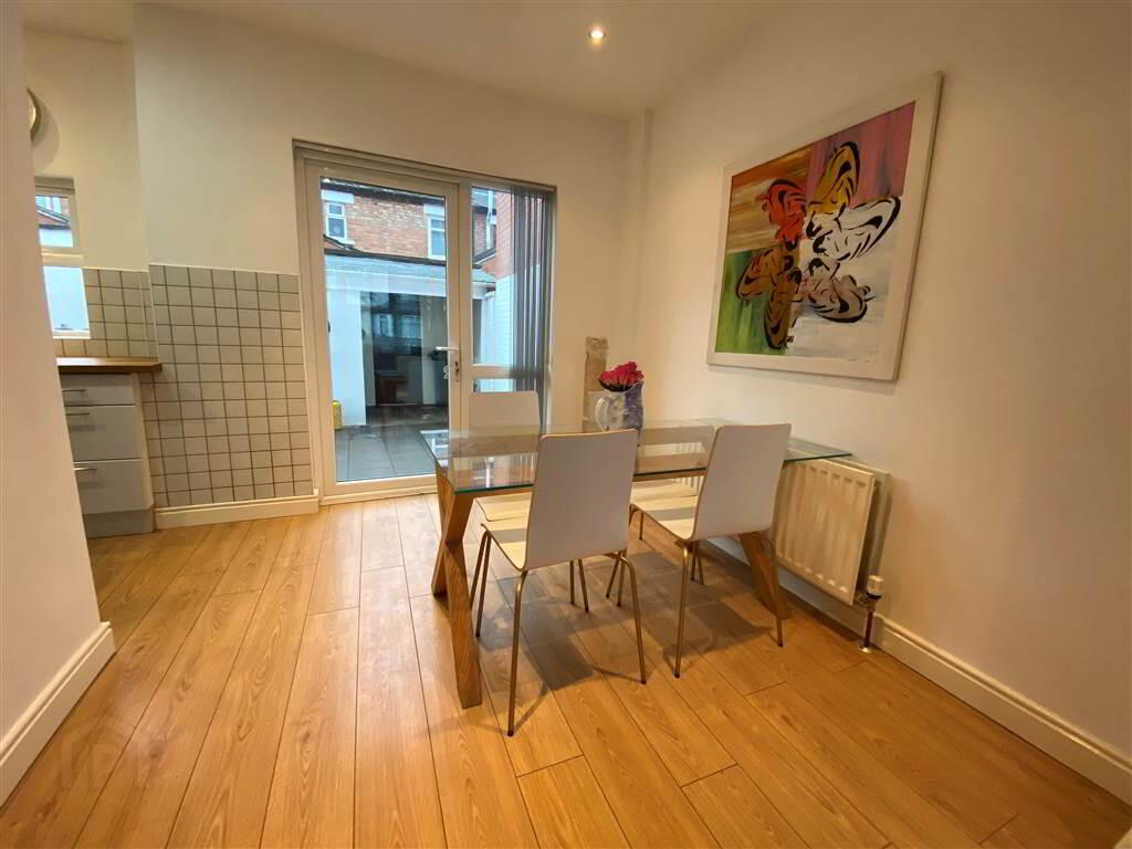26 Ravenhill Avenue 6 of 11